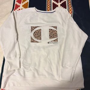 Cream and cheetah Champion crew neck size 1X